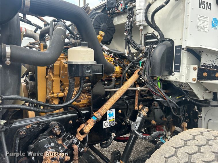 image for item EG0695 2007 Peterbilt  340 flatbed truck