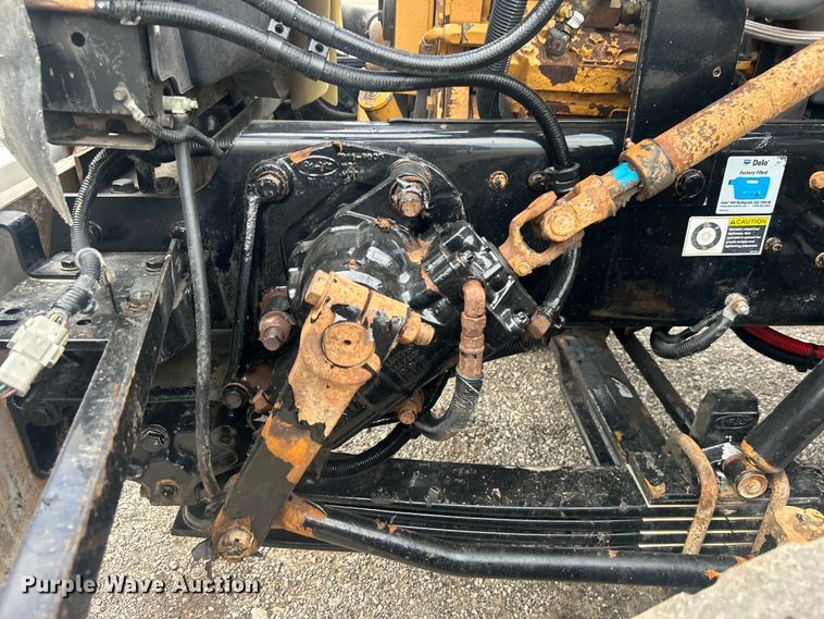 image for item EG0695 2007 Peterbilt  340 flatbed truck