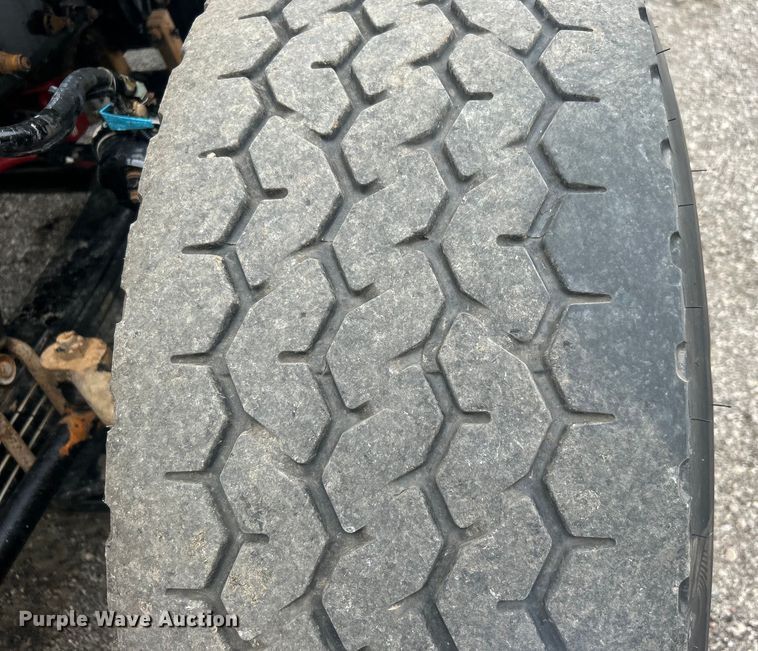 image for item EG0695 2007 Peterbilt  340 flatbed truck