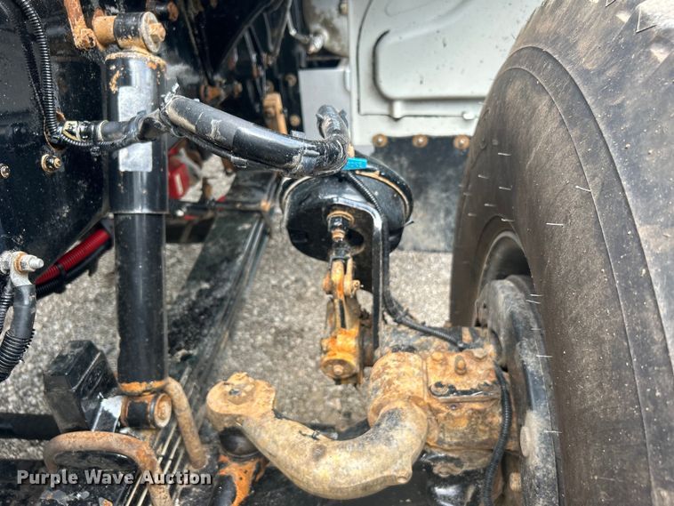 image for item EG0695 2007 Peterbilt  340 flatbed truck