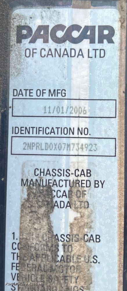 image for item EG0695 2007 Peterbilt  340 flatbed truck