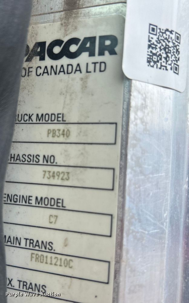 image for item EG0695 2007 Peterbilt  340 flatbed truck