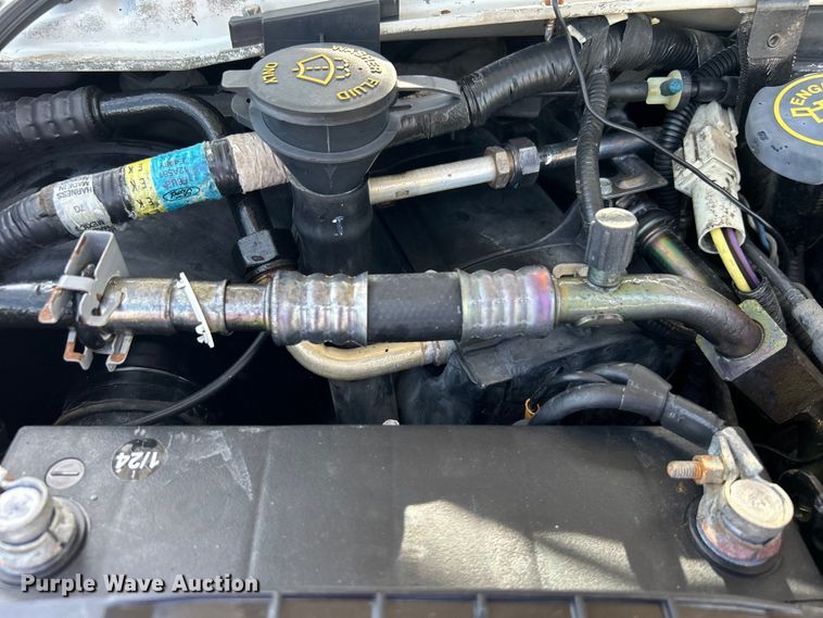 image for item EG0700 1998 Ford E450 shuttle bus