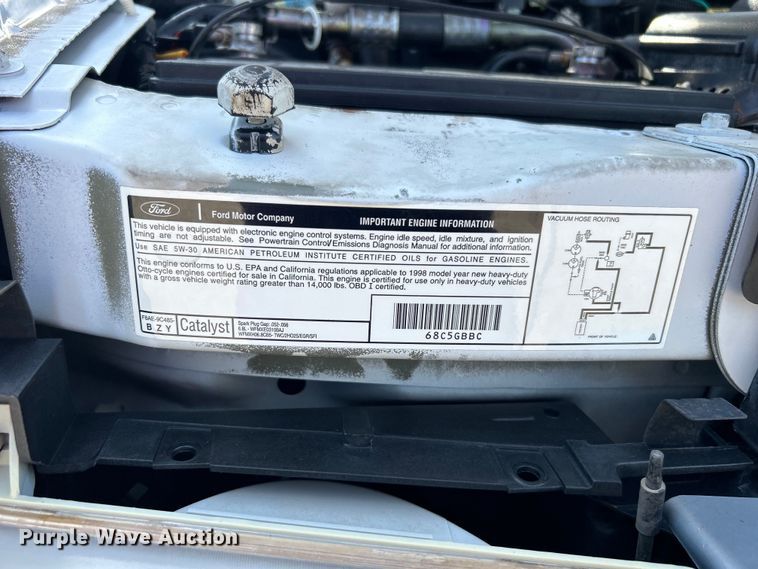 image for item EG0700 1998 Ford E450 shuttle bus