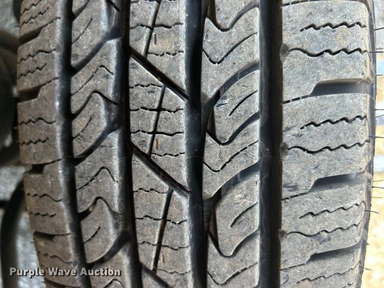 image for item EG0700 1998 Ford E450 shuttle bus