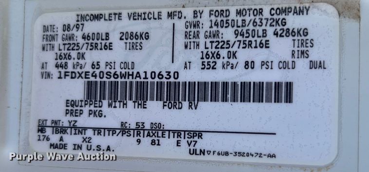 image for item EG0700 1998 Ford E450 shuttle bus