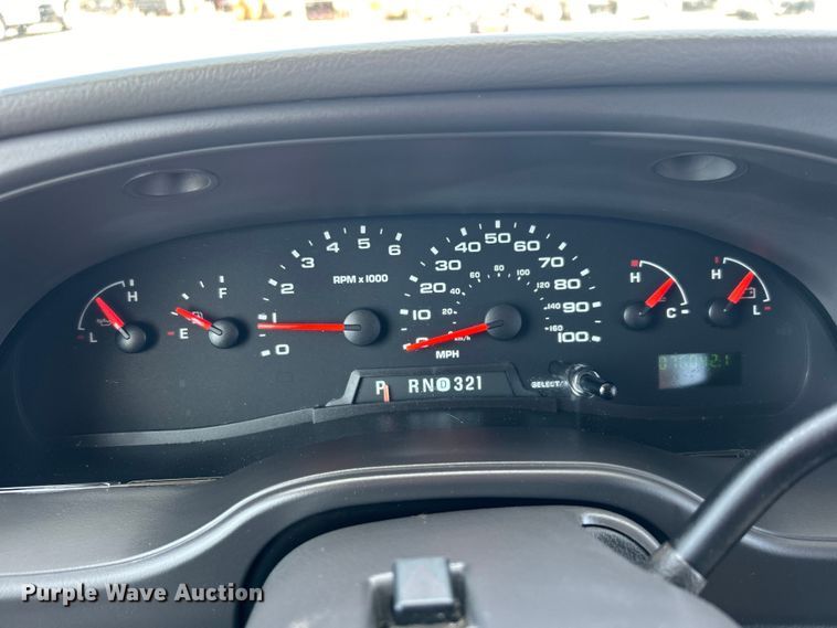 image for item EG0701 2007 Ford E450 Super Duty  shuttle bus