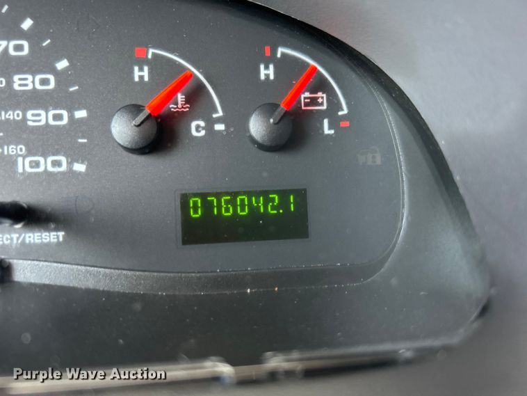 image for item EG0701 2007 Ford E450 Super Duty  shuttle bus