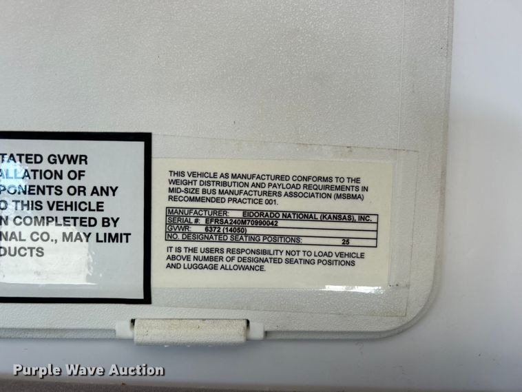 image for item EG0701 2007 Ford E450 Super Duty  shuttle bus