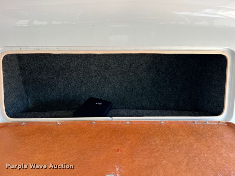 image for item EG0701 2007 Ford E450 Super Duty  shuttle bus