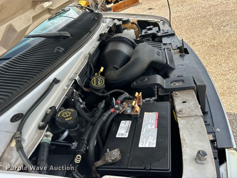 image for item EG0701 2007 Ford E450 Super Duty  shuttle bus