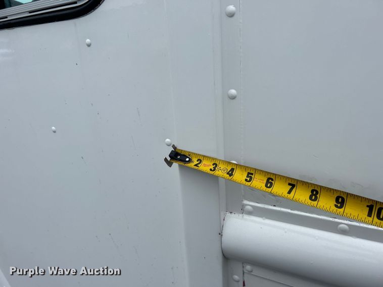 image for item EG1437 2000 Workhorse P30 delivery van