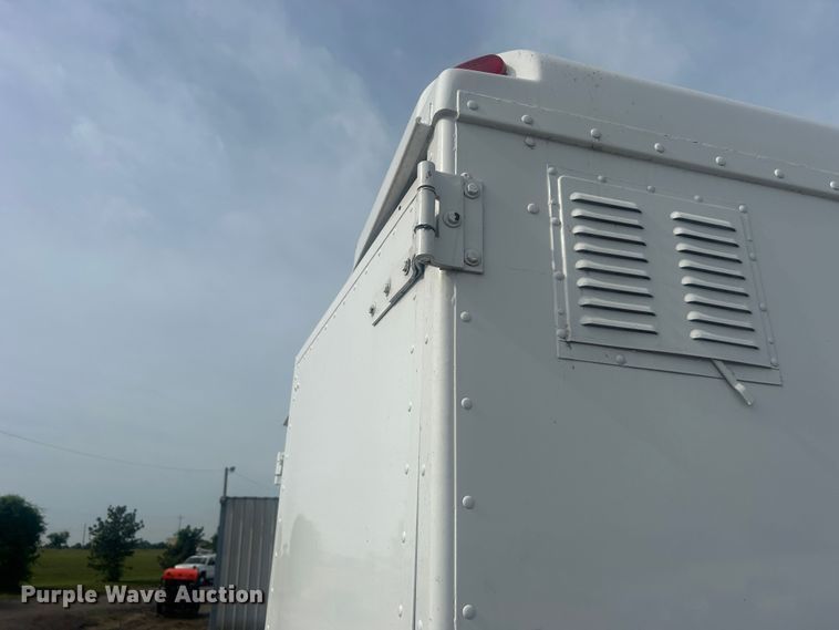 image for item EG1437 2000 Workhorse P30 delivery van