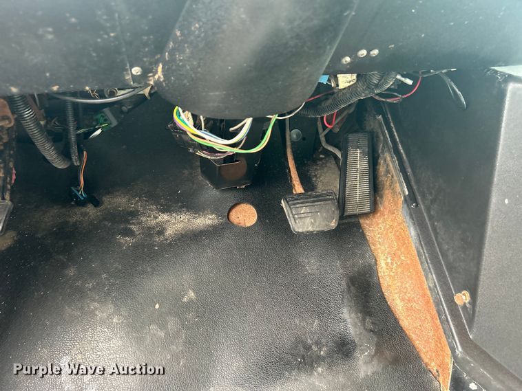 image for item EG1437 2000 Workhorse P30 delivery van