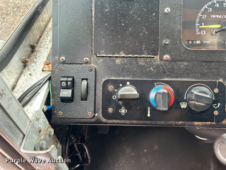 image for item EG1437 2000 Workhorse P30 delivery van