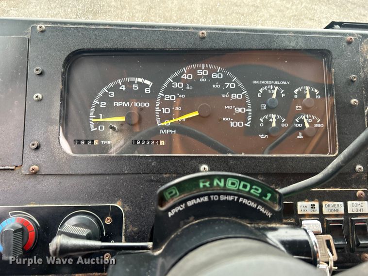 image for item EG1437 2000 Workhorse P30 delivery van