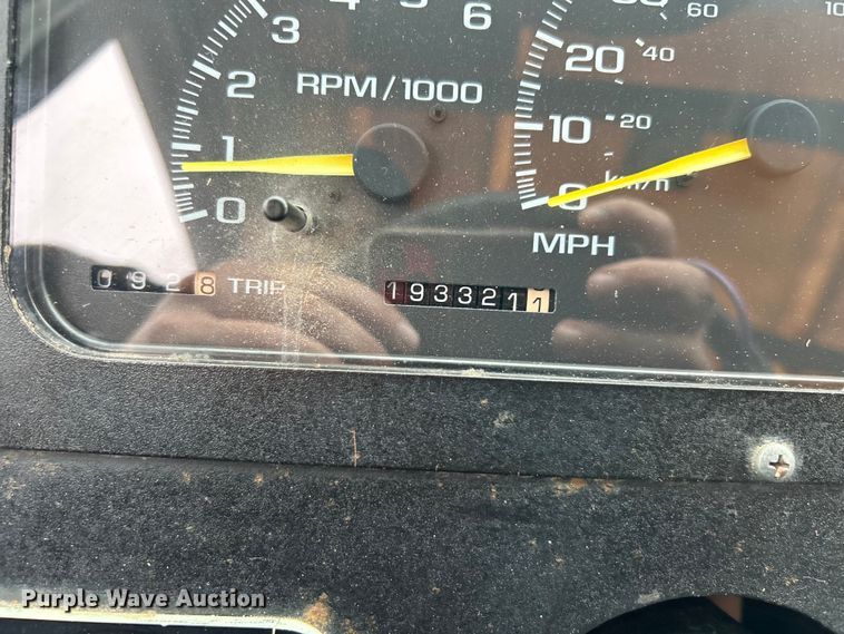 image for item EG1437 2000 Workhorse P30 delivery van