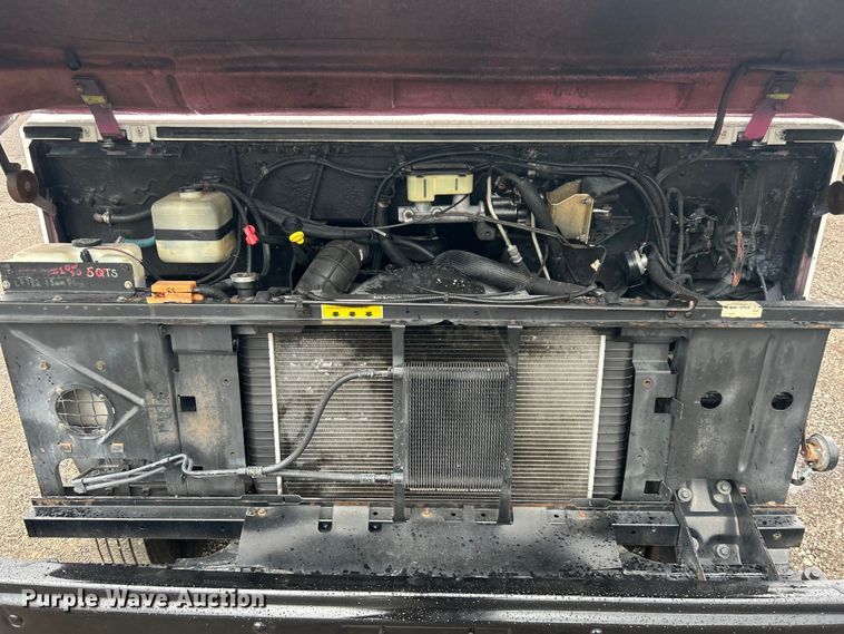 image for item EG1437 2000 Workhorse P30 delivery van