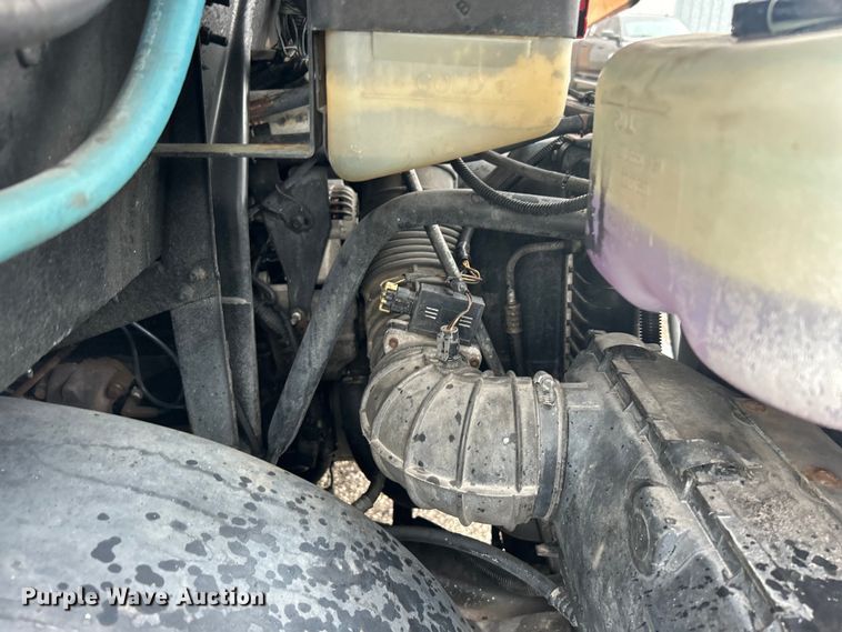 image for item EG1437 2000 Workhorse P30 delivery van