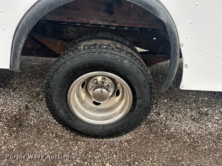 image for item EG1437 2000 Workhorse P30 delivery van