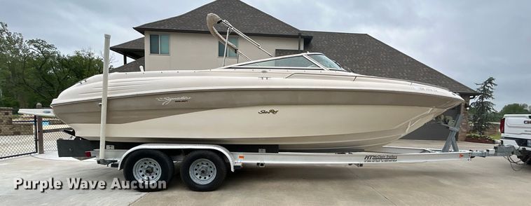 image for item EG1509 1999 Sea Ray Signature Select 260BR boat