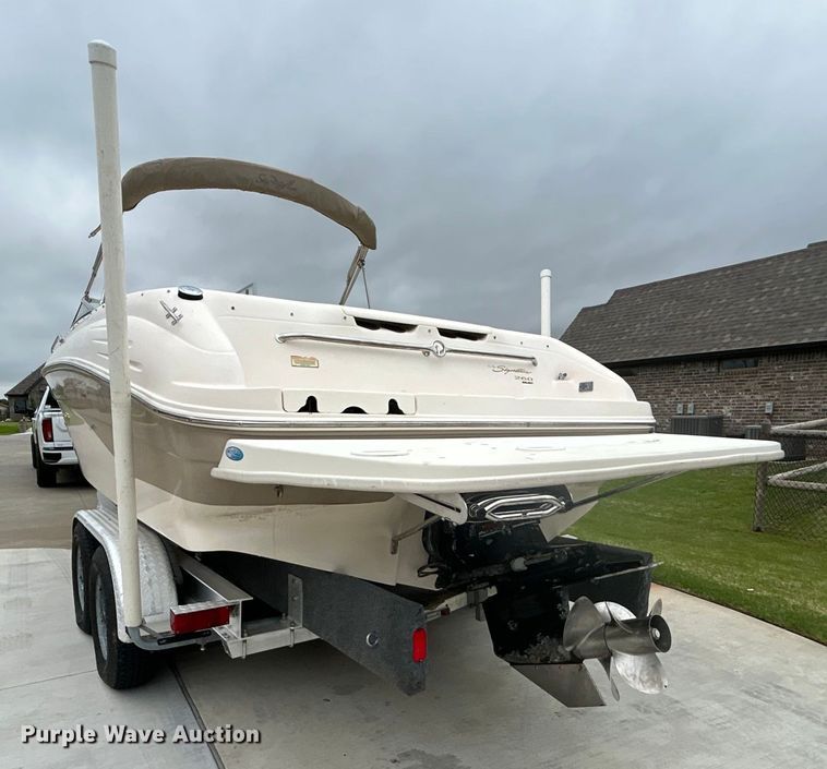 image for item EG1509 1999 Sea Ray Signature Select 260BR boat