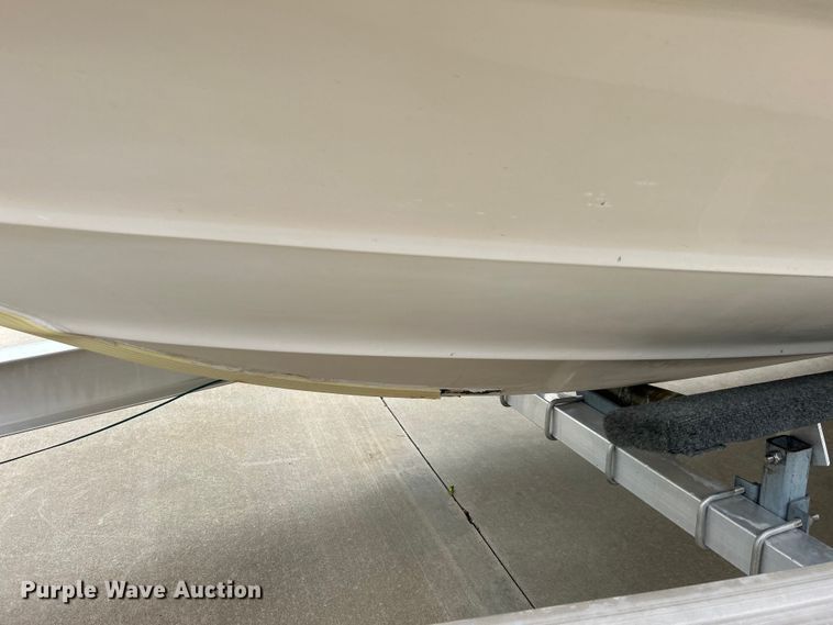 image for item EG1509 1999 Sea Ray Signature Select 260BR boat