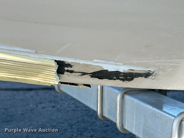 image for item EG1509 1999 Sea Ray Signature Select 260BR boat