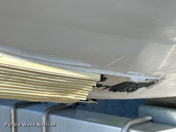 image for item EG1509 1999 Sea Ray Signature Select 260BR boat