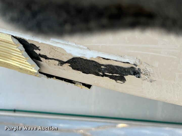 image for item EG1509 1999 Sea Ray Signature Select 260BR boat