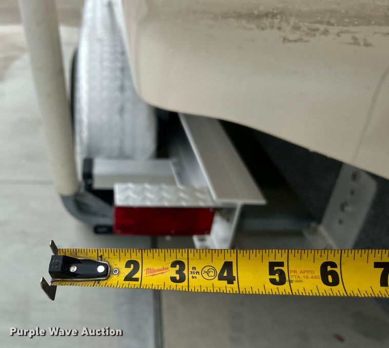 image for item EG1509 1999 Sea Ray Signature Select 260BR boat