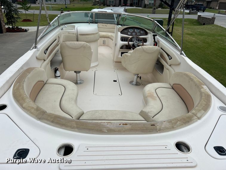 image for item EG1509 1999 Sea Ray Signature Select 260BR boat