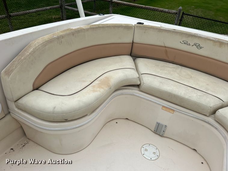 image for item EG1509 1999 Sea Ray Signature Select 260BR boat