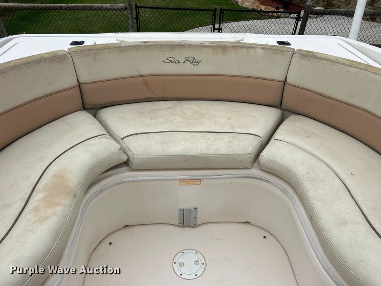 image for item EG1509 1999 Sea Ray Signature Select 260BR boat