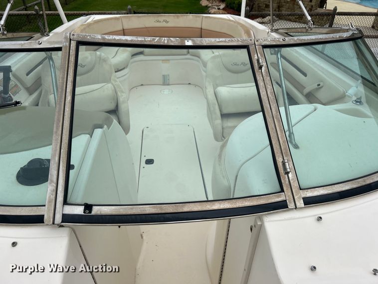 image for item EG1509 1999 Sea Ray Signature Select 260BR boat