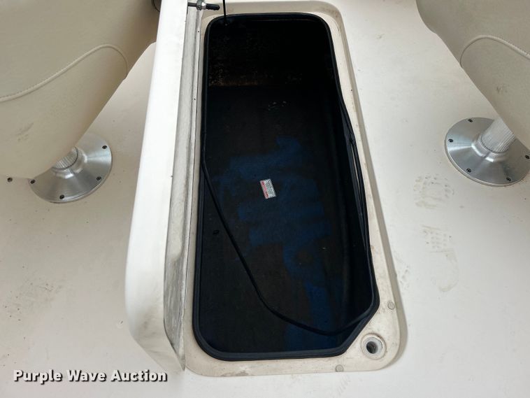 image for item EG1509 1999 Sea Ray Signature Select 260BR boat