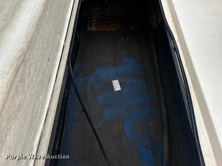 image for item EG1509 1999 Sea Ray Signature Select 260BR boat