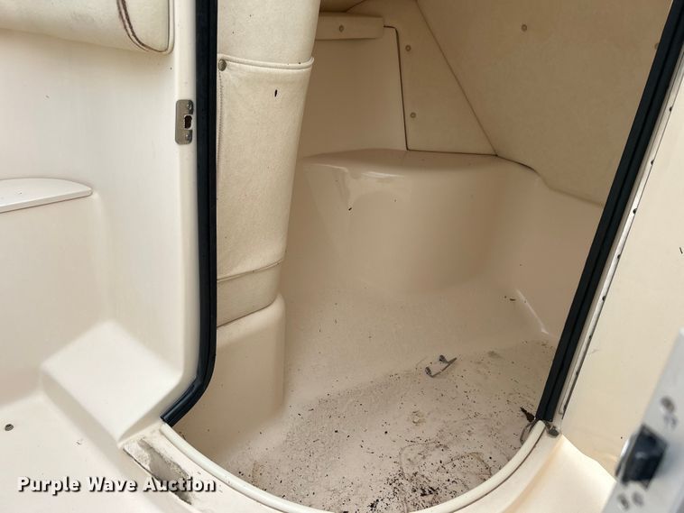 image for item EG1509 1999 Sea Ray Signature Select 260BR boat