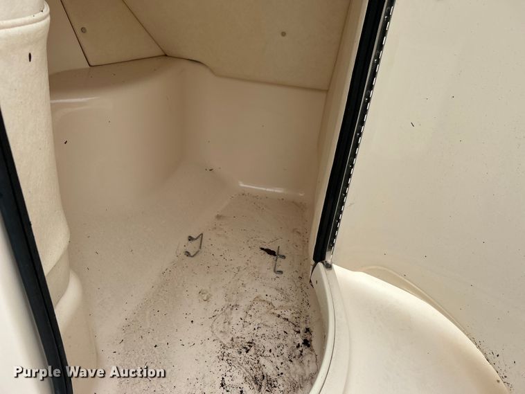 image for item EG1509 1999 Sea Ray Signature Select 260BR boat