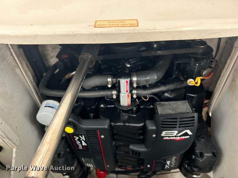 image for item EG1509 1999 Sea Ray Signature Select 260BR boat