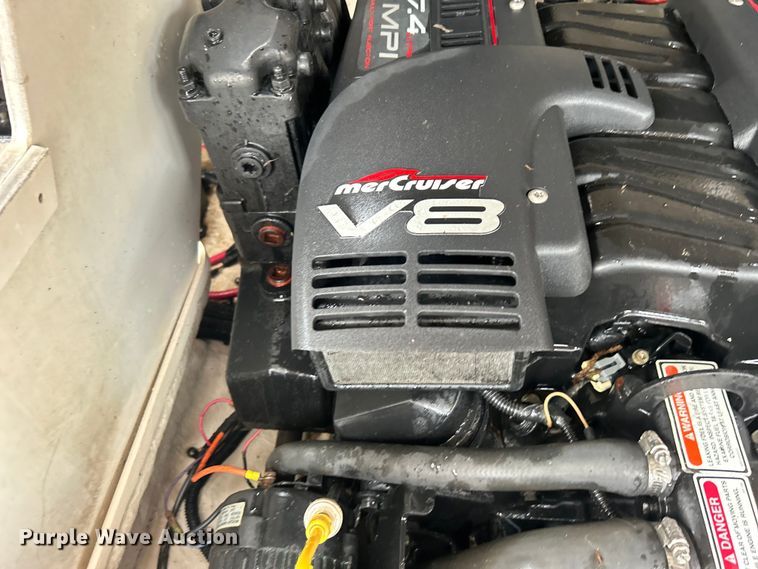 image for item EG1509 1999 Sea Ray Signature Select 260BR boat