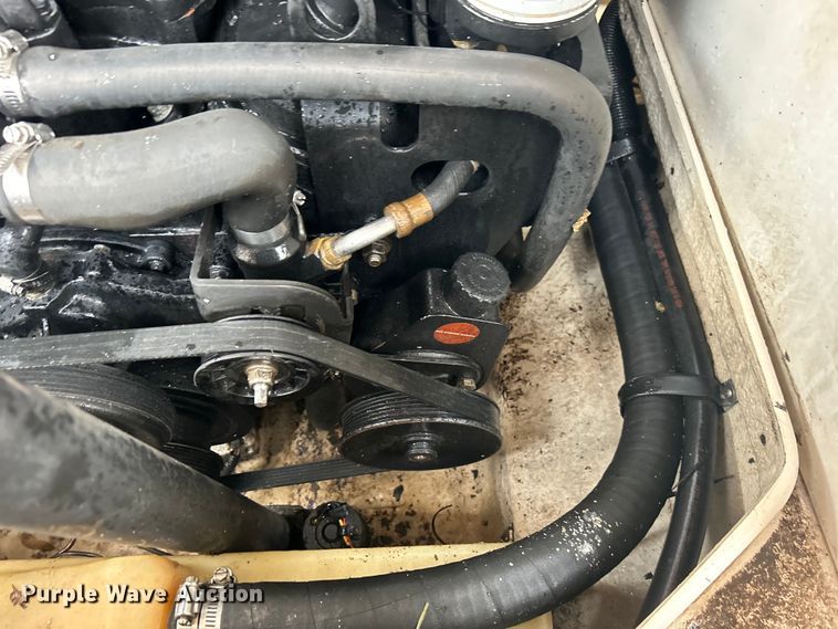 image for item EG1509 1999 Sea Ray Signature Select 260BR boat