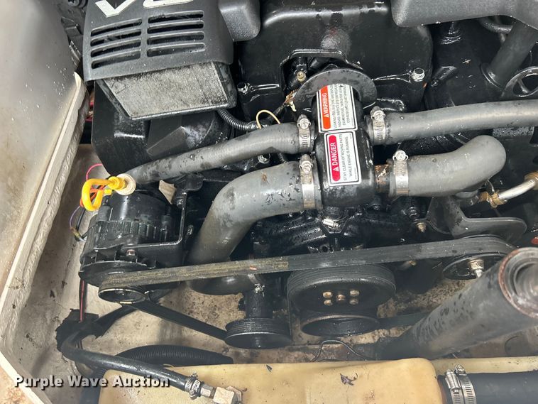 image for item EG1509 1999 Sea Ray Signature Select 260BR boat