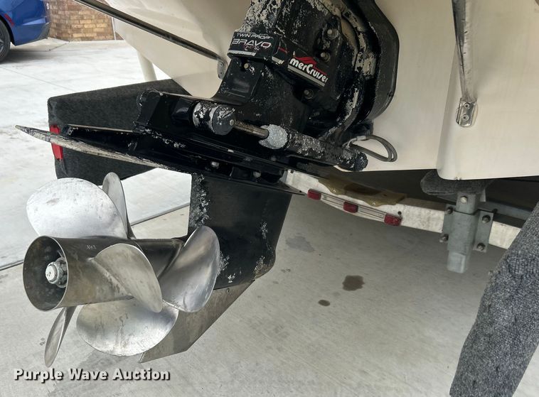 image for item EG1509 1999 Sea Ray Signature Select 260BR boat