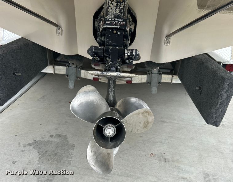 image for item EG1509 1999 Sea Ray Signature Select 260BR boat