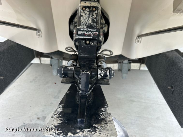 image for item EG1509 1999 Sea Ray Signature Select 260BR boat