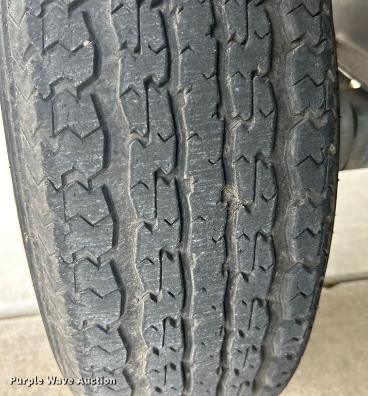 image for item EG1509 1999 Sea Ray Signature Select 260BR boat