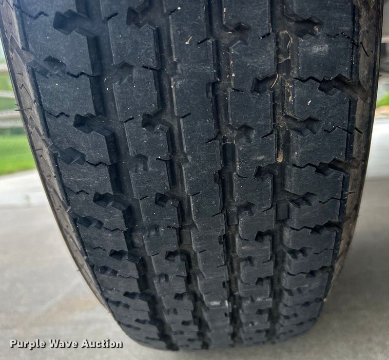 image for item EG1509 1999 Sea Ray Signature Select 260BR boat