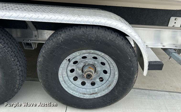 image for item EG1509 1999 Sea Ray Signature Select 260BR boat