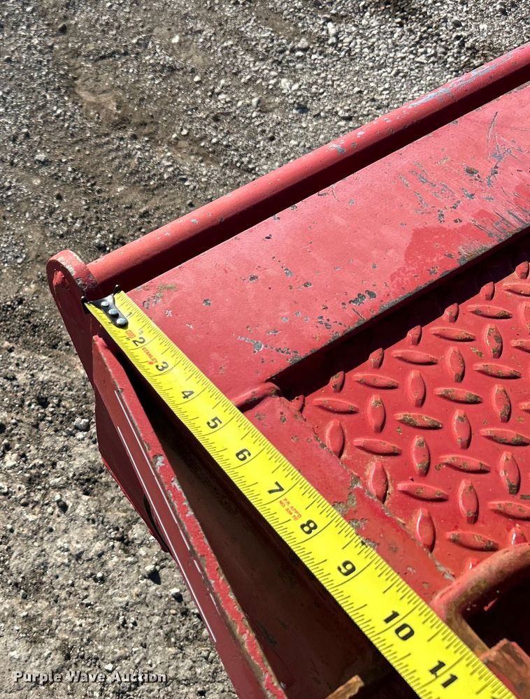 image for item EG1562 2013 Top Hat Industries  equipment trailer